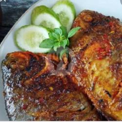 Ikan Bawal Bakar Madu