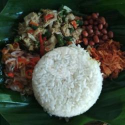 Nasi Jinggo Lawar