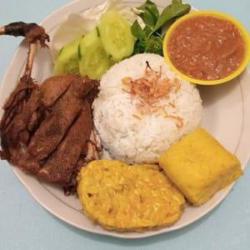 Paket Bebek Nasi Uduk Tahu Tempe