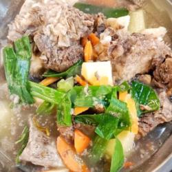 Sop Buntut Sapi Kuah