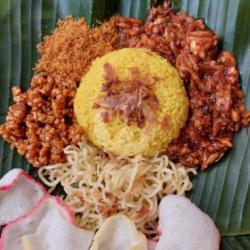 Nasi Kuning Ikan Suwir Habang