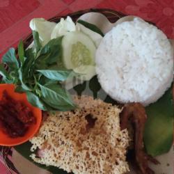 Nasi Paha Kremes