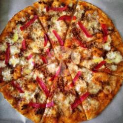 Chili Beef & Salami Pizza Large