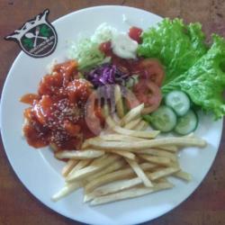 Pottatos Chicken Saus Madu With Vegetable Salad