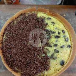 Martabak Manis Kismis Coklat