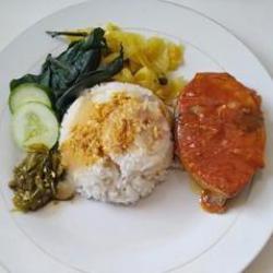 Nasi Tongkol Asam Pedas Komplit