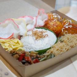 Nasi Uduk Betawi Telur Balado