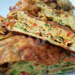 Nasi Telor Dadar Usus Kerang Sambel