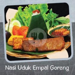 Nasi Uduk Empal Goreng / Penyet