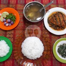 Arsik Ikan Mas   Sayur   Sop     Nasi