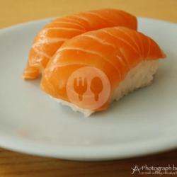 Nigiri Salmon