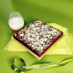 Fudgy Brownies Almond Choco Cheese Large