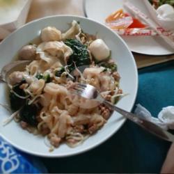 Kwetiaw Ayam Bakso