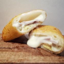 5 Risoles Smoked Beef Mayo