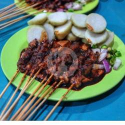 Sate Ayam Kambing (campur)   Lontong