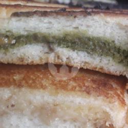 Roti Bakar Rasa Tiramisu Crunchy   Greentea Crunchy