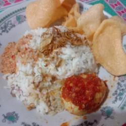 Nasi Uduk Telur Balado