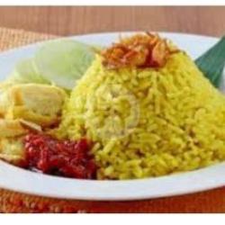 Nasi Kuning Ayam Serundeng Komplit