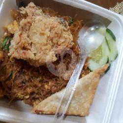 Bihun Goreng Fried Chicken
