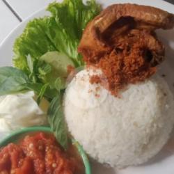 Paket Lalapan Ayam Laos