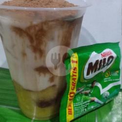 Pisang Kocok Milo