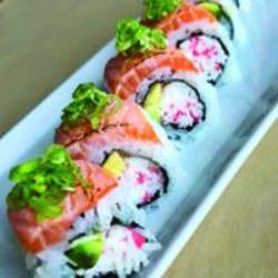 Salmon Avocado Roll M