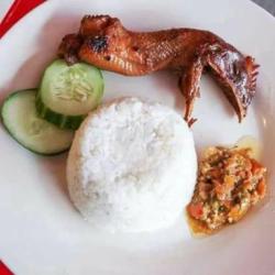 Nasi 2  Kepala   Tempe Sambel  Lalapan