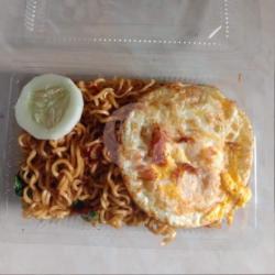 Mie Sedap Goreng Telur Dadar