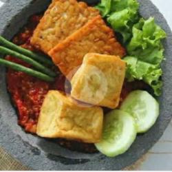 Lalapan Tempe Tahu