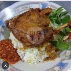 Nasi Bebek Paha Goreng Bumbu Kuning