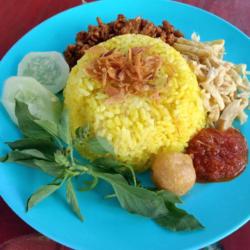 Nasi Kuning Telor Dadar