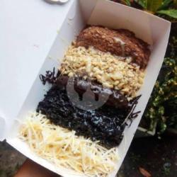 Banana Crispy ( Cheese/kacang/chocolate/milo/oreo)