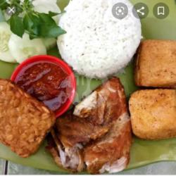 Paket Komplit Pecel Ayam Dada (sambel Mercon)