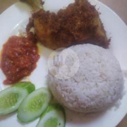 Ayam Goreng Lengkoas   Nasi   Sambel Terasi