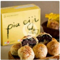 Pia Eiji Varian Rasa