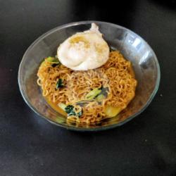 Indomie Nyemek   Telur (dadar / Mata Sapi)