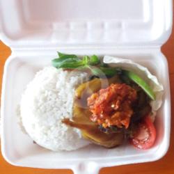 Burung Puyuh Geprek Sambal Lalapan