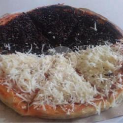 Pizza Coklat Keju