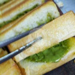 Roti Bakar Greentea Crunchy   Choco Crunchy