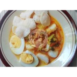 Lontong Kari Sapi Telor Asin