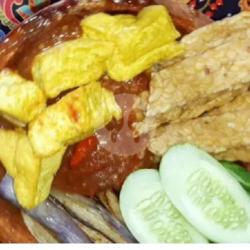 Lalapan Nasi  Tahu  Tempe.