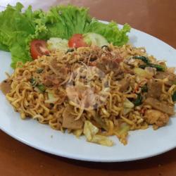 Mie Goreng Lada Hitam