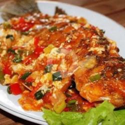 Ikan Kuwe Kecil Asam Manis