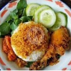 Nasi Ulam Ayam Goreng(plus Tempe Goreng)