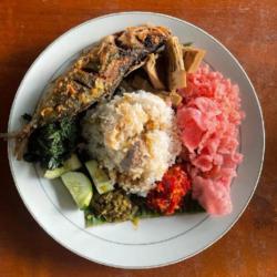 Nasi Padang Ikan Lele Goreng