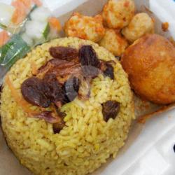 Paket 6. Nasi Kebuli   Bakso Balado   Telur Balado