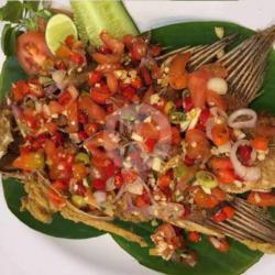 Ikan Gurame Goreng Telur Asin Ukuran L