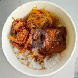 Nasi Uduk Semur Tahu Semur Tempe   Bihun