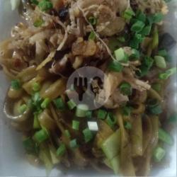 Mie Tiaw Goreng Ayam Bakso