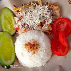 Ayam Geprek Toping Keju   Nasi   Lalapan